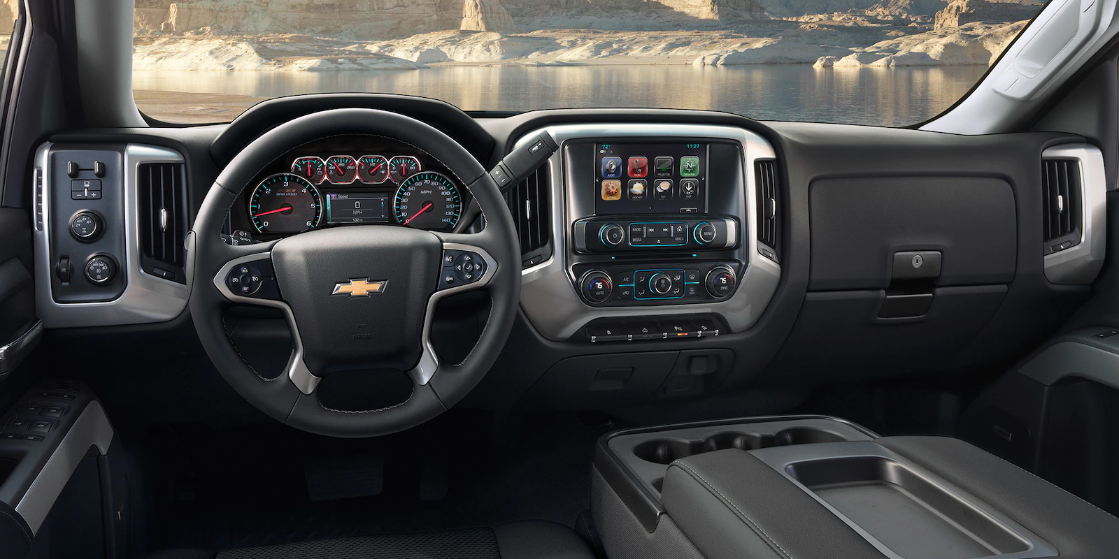 2019 Chevrolet Silverado 1500 Front Interior Dashboard Picture.png